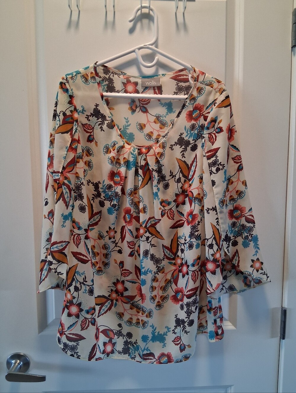 Wallis Cream Floral  Blouse with Multicolor Blooms